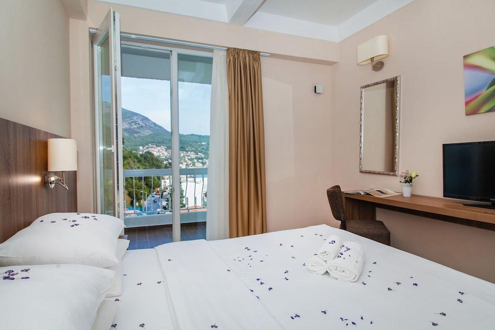 Sato Conference And Spa Hotel ซูโตมอเร ภายนอก รูปภาพ