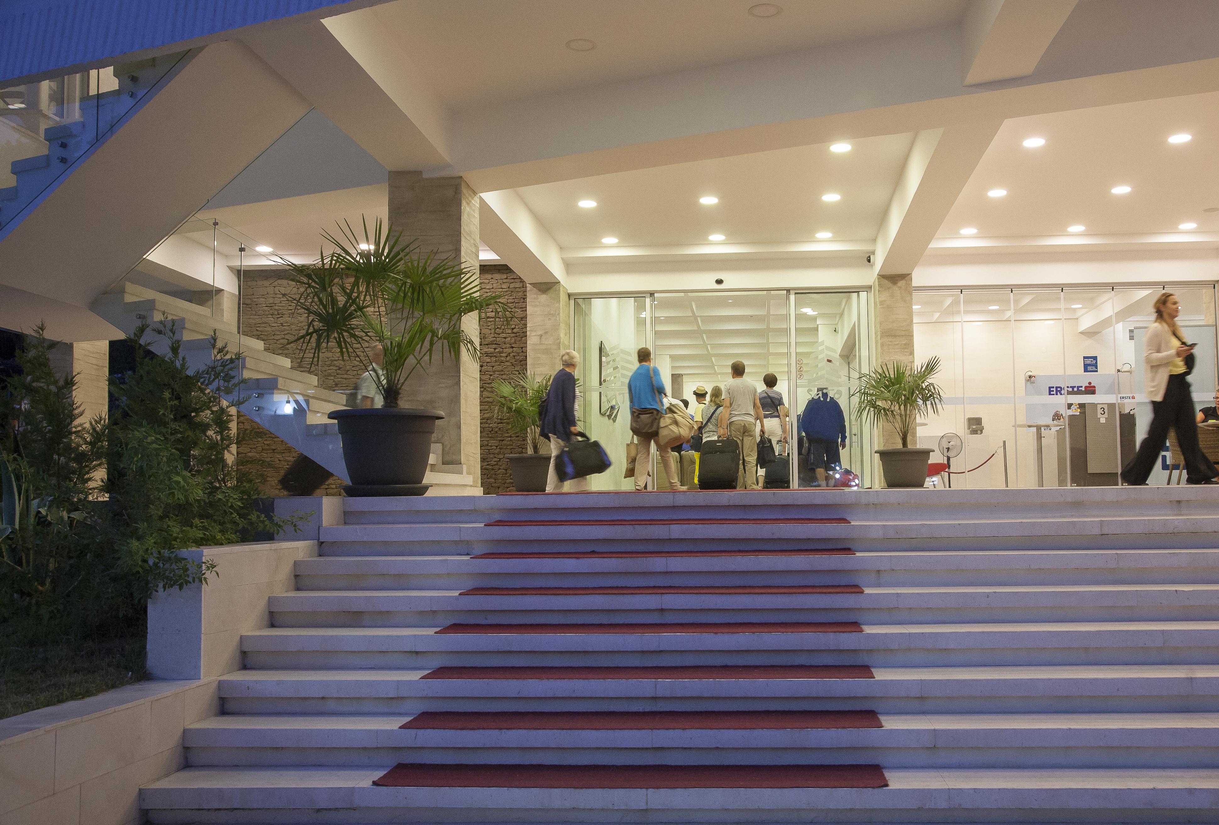 Sato Conference And Spa Hotel ซูโตมอเร ภายนอก รูปภาพ