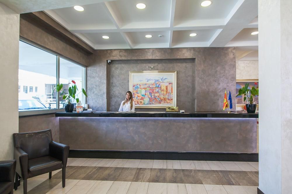 Sato Conference And Spa Hotel ซูโตมอเร ภายนอก รูปภาพ